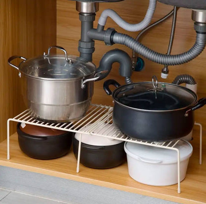 Adjustable kitchen shelf