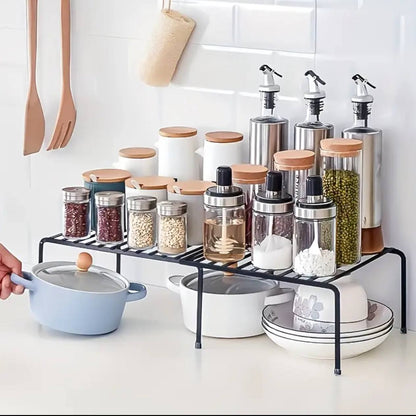 Adjustable kitchen shelf