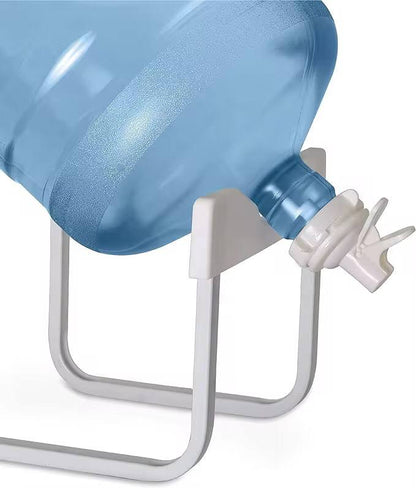 Metallic portable water dispenser