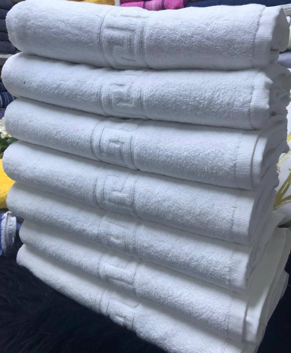Cotton white towels