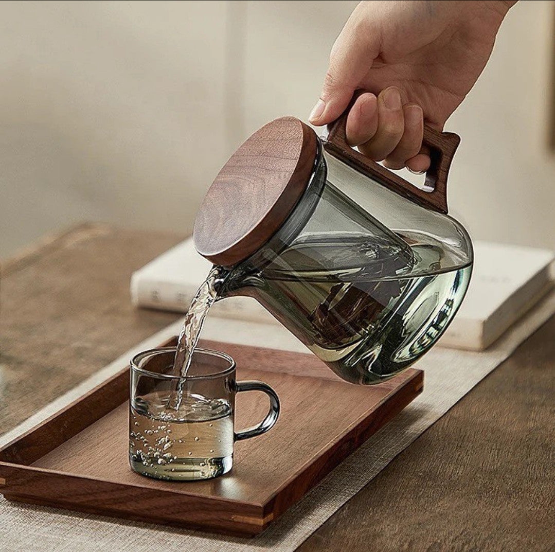 high borosilicate teapot with walnut handle