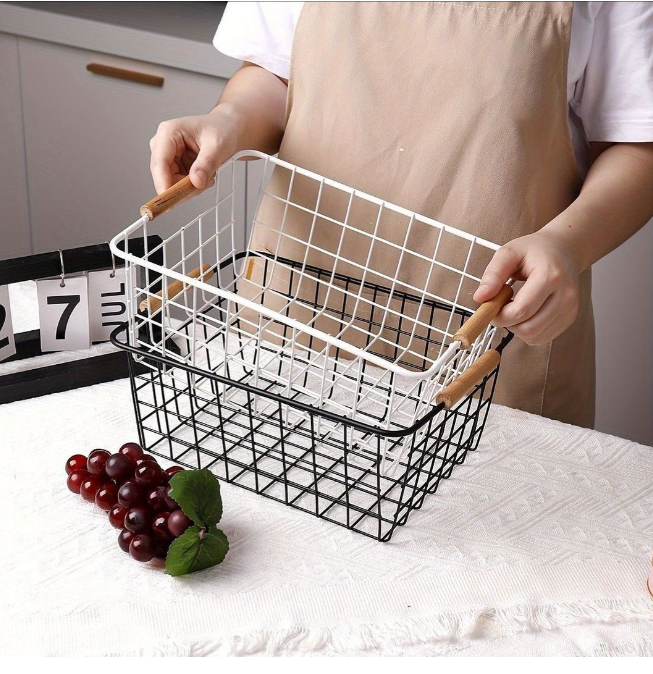 Metallic basket organizer