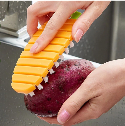 Flexible vegetable cleaning brush