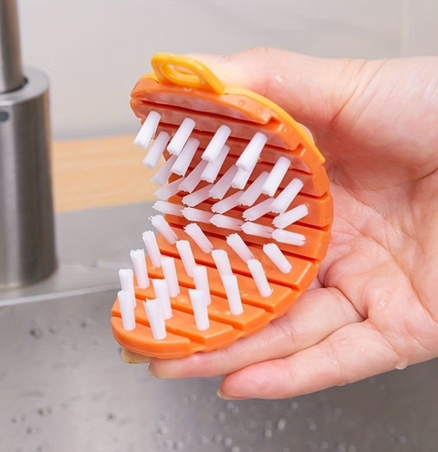 Flexible vegetable cleaning brush