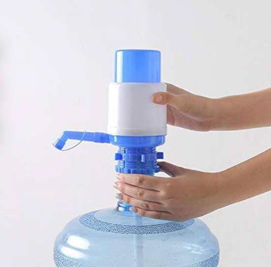 Manual water pump