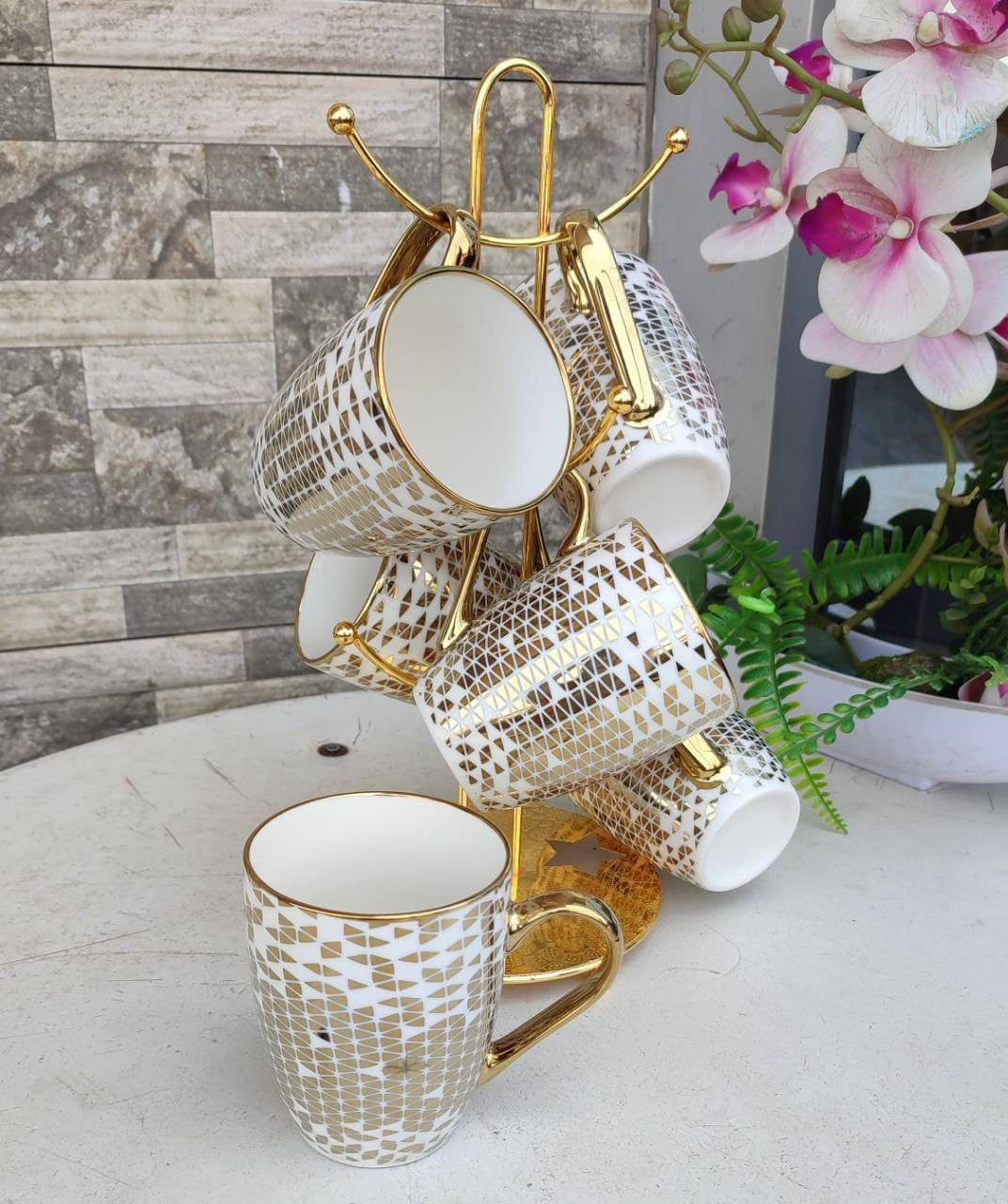 Classy Mugs with gold deco