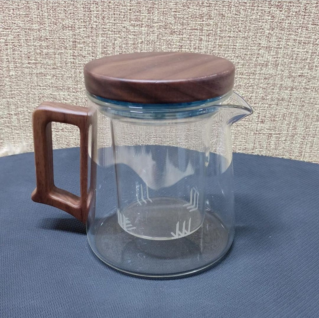 high borosilicate teapot with walnut handle