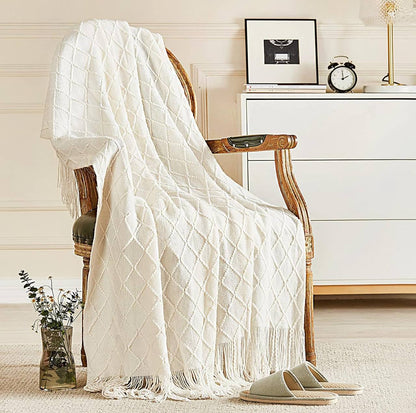 Knitted Throw Blanket With Tassel