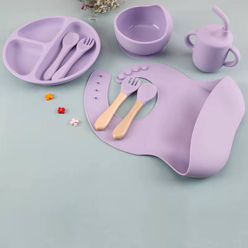 Mealtime just got easier with our eco friendly silicone feeding set