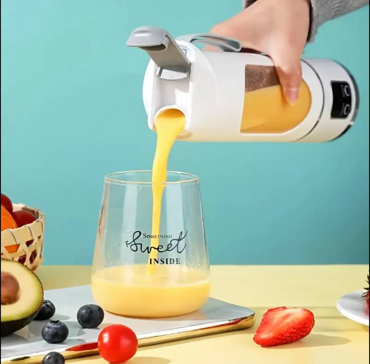 450mL Portable Fruit Juicer with 8 Page Blade