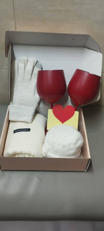 Snuggle Up & Sip And Dine in style With Our Gift Combo