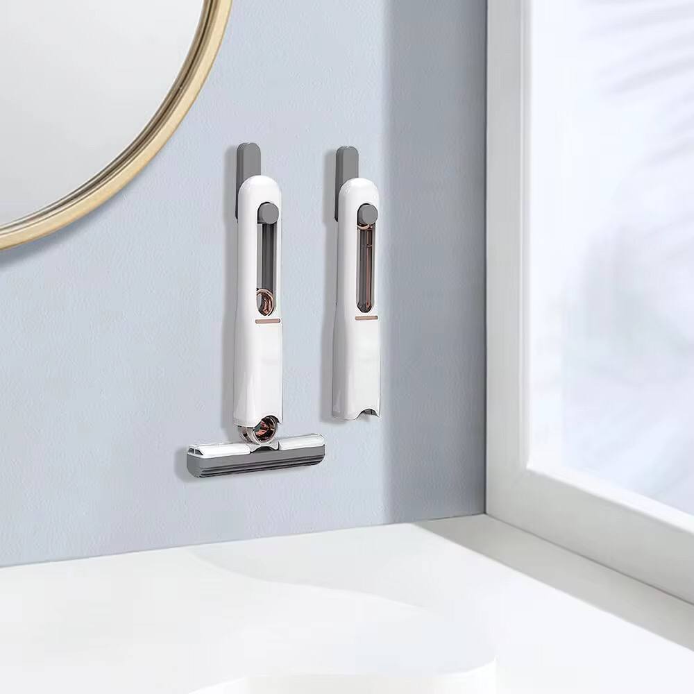 Self squeezing desktop mini mop