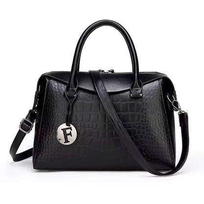 Ladies handbag 
Comes with a sling strap inside