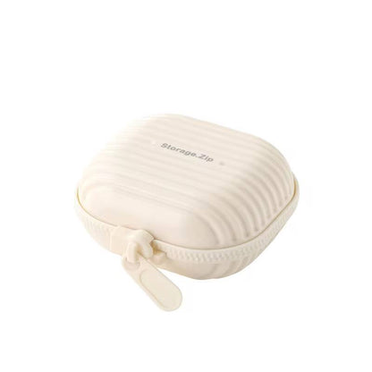 Portable pill storage case