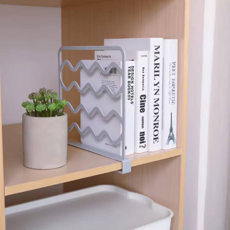 Shelves dividers