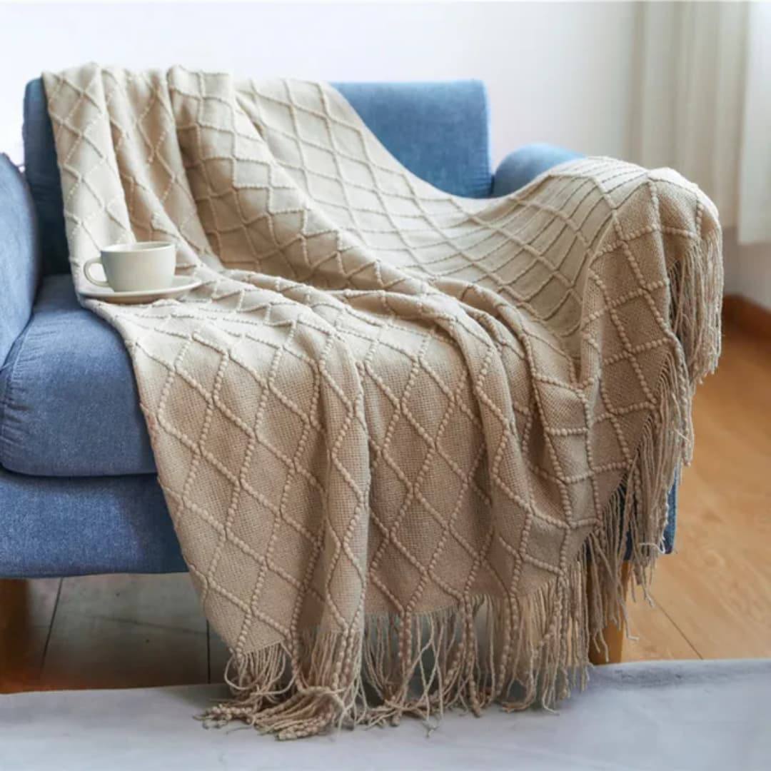 Knitted Throw Blanket With Tassel