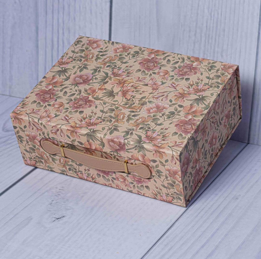 Luxurious  Gift Box With Handle Feature