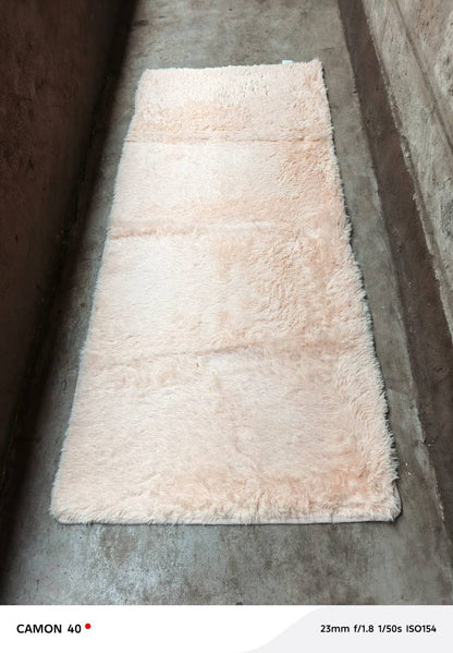 Fluffy bed side mat