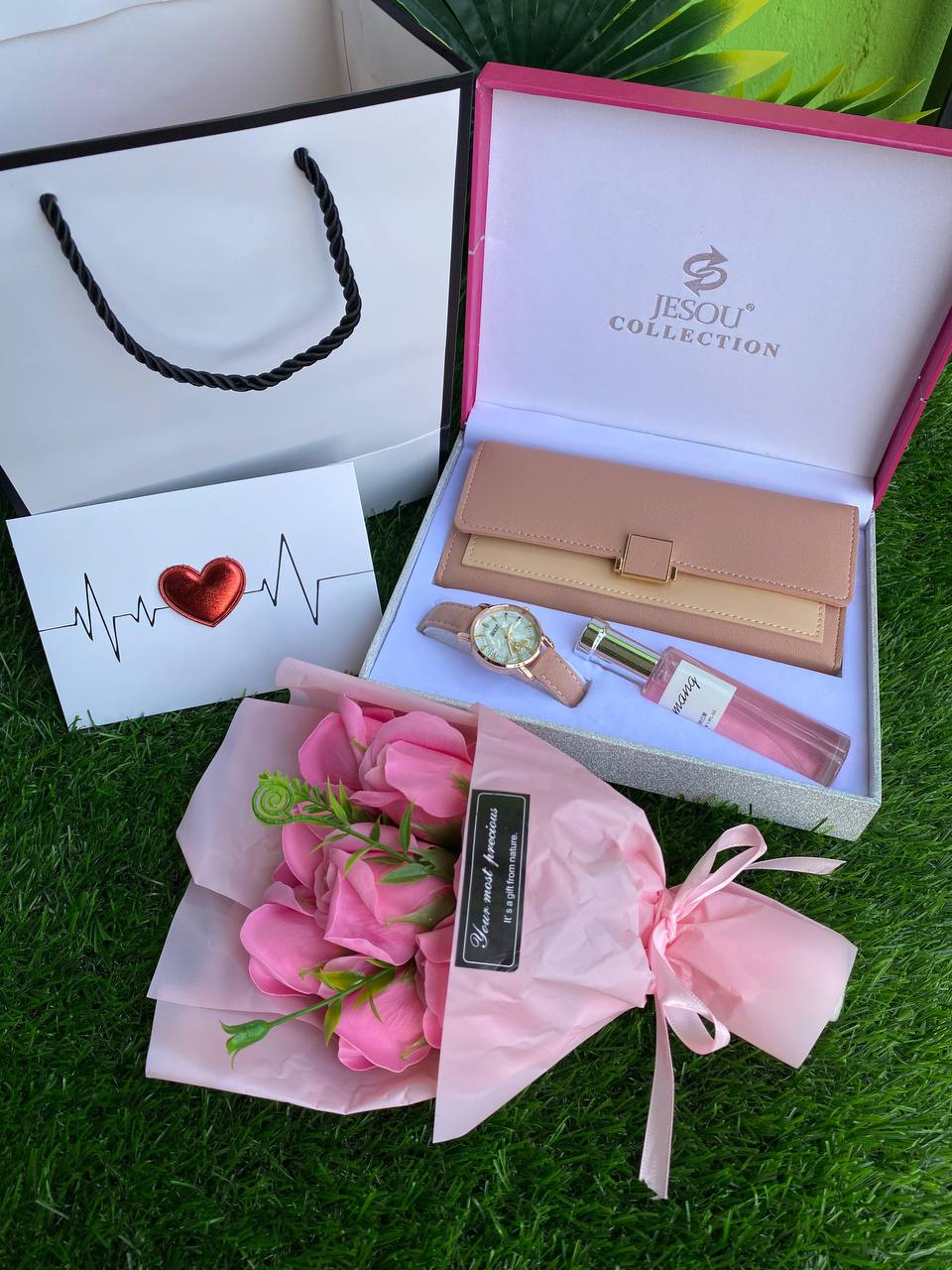 VALENTINES LADIES PERFUME SET