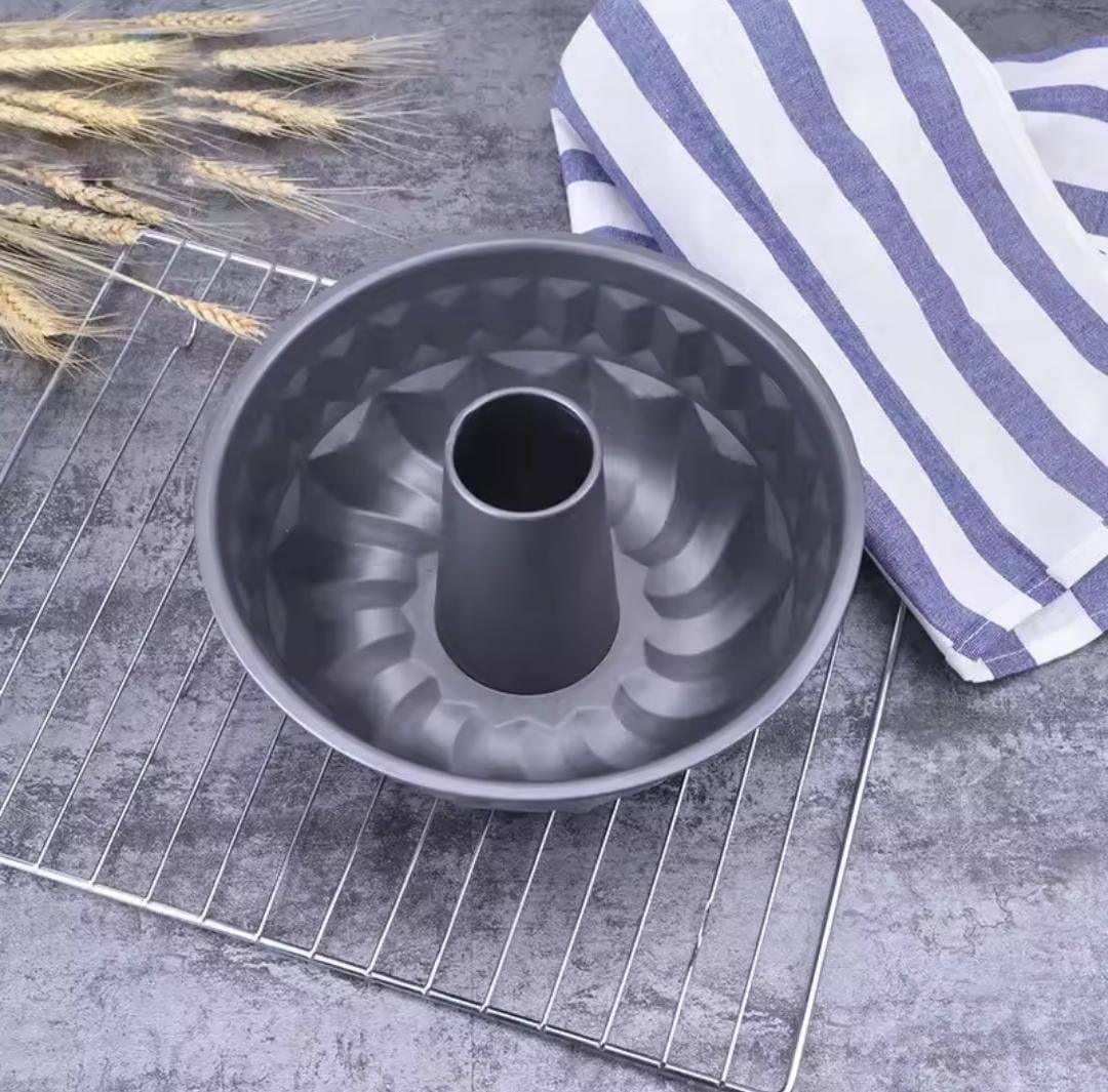 Doughnut shape cake mould