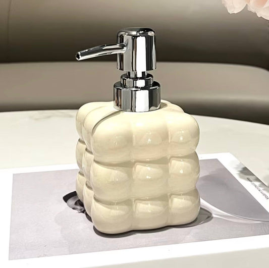 Bubble Glass Soap Dispenser Multicolor Refillable Pump Bottle for Hand Wash, Shower, and Kitchen Sink, Perfect for Home Bathroom Decoration
Colours: Black & White