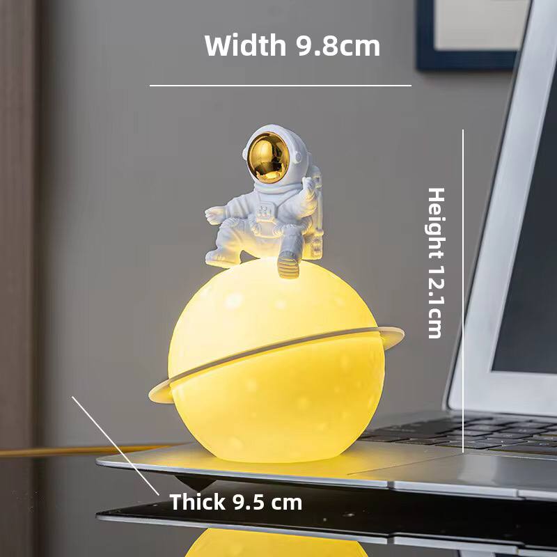 Astronaut Bedside Lamp / Desktop Decor