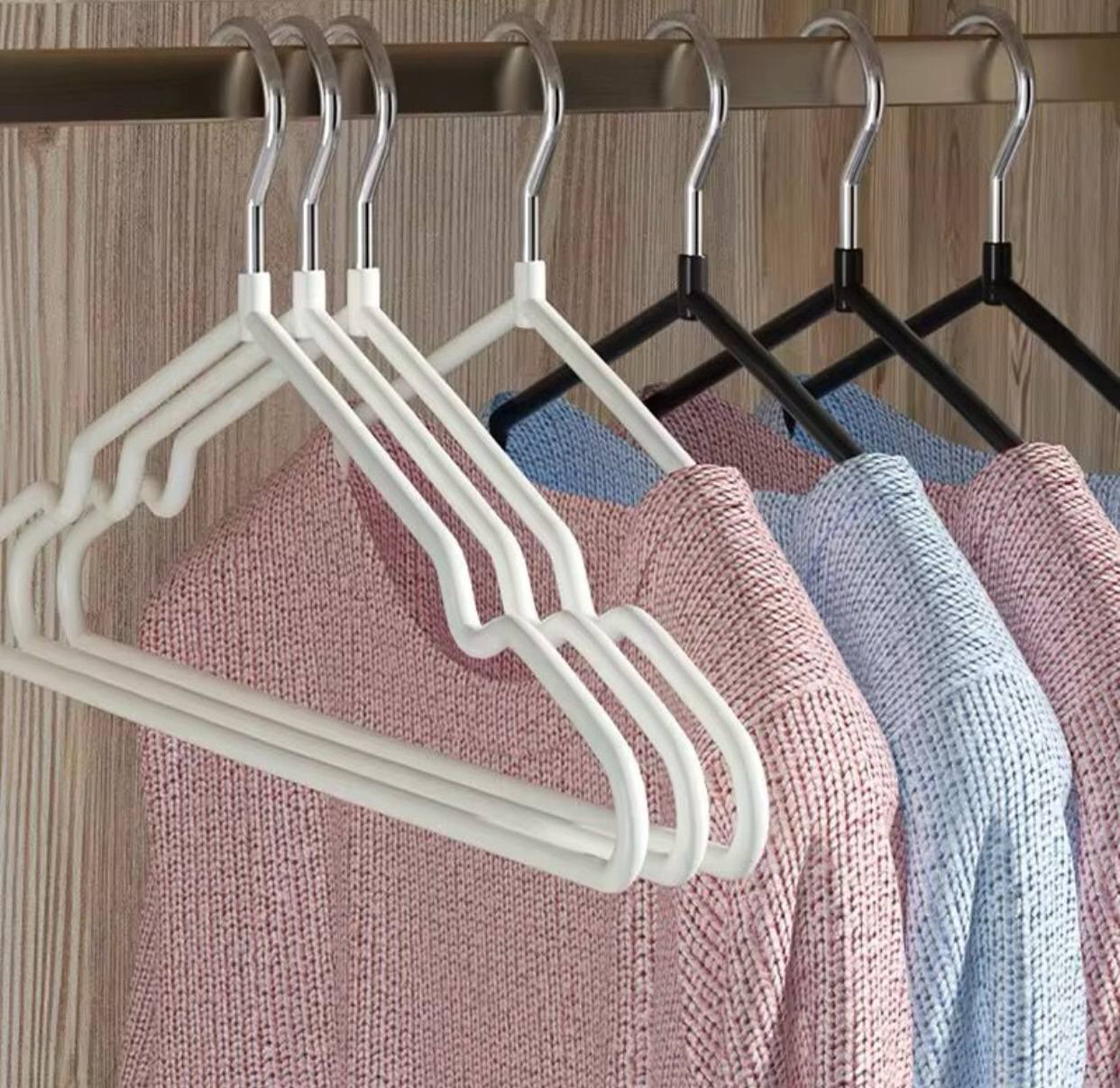 Non slip metal hanger with pvc coating