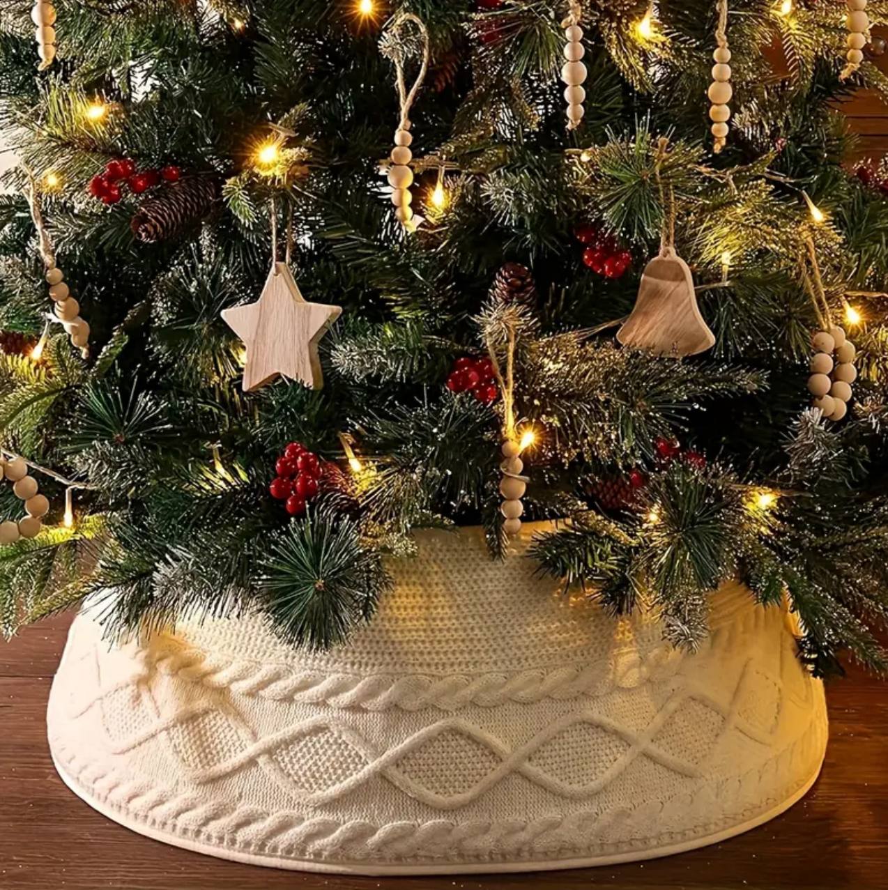 Beautifully knitted Christmas Tree Collar