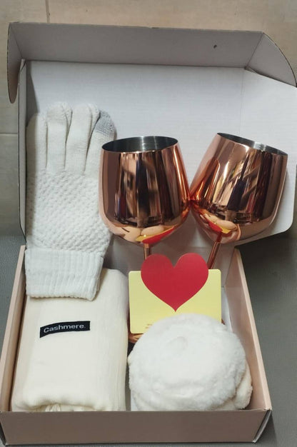 Snuggle Up & Sip And Dine in style With Our Gift Combo