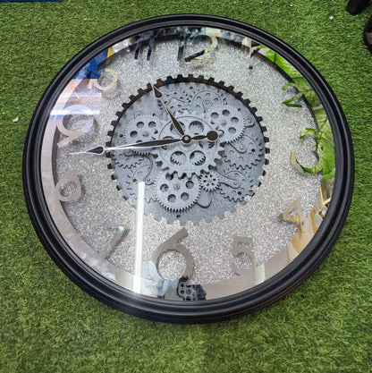 Luxurious Vintage wall clock with rotating gears