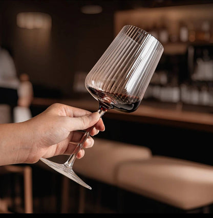 Elegant Ribbed wine Goblets
Vertical stripped wine glass with long stem 
Ï