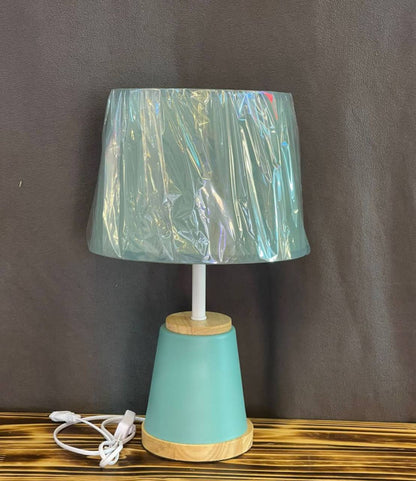 Creative Nordic solid Wood  Table Lamp