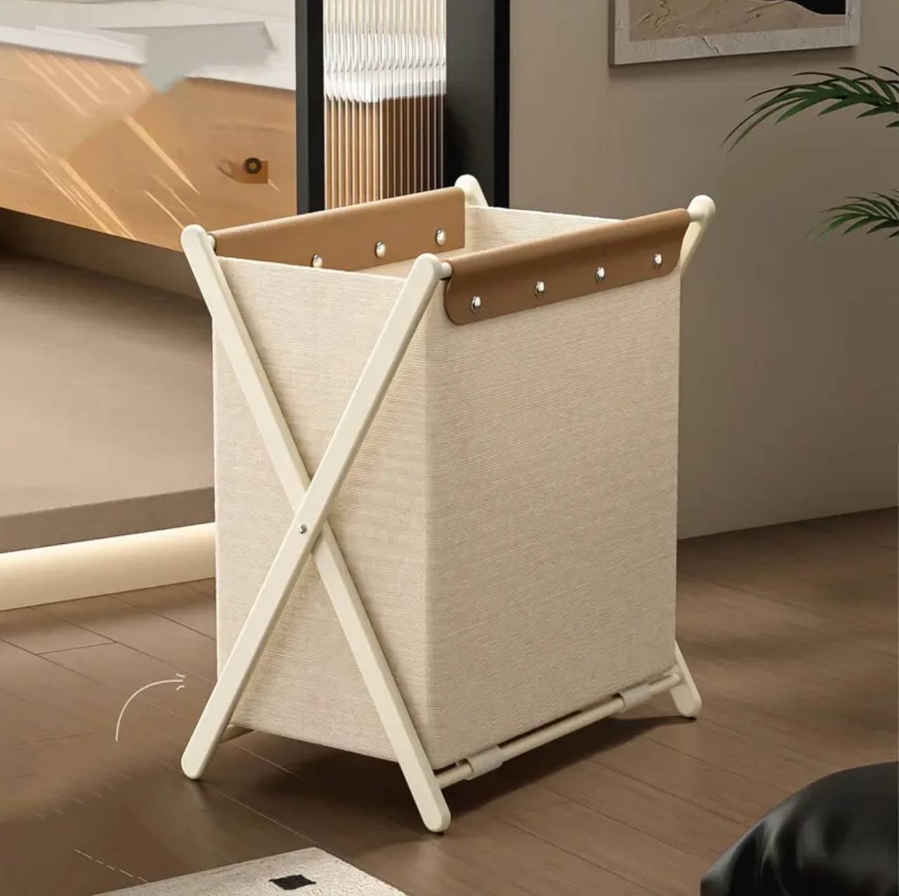 Large capacity laundry/ storage basket