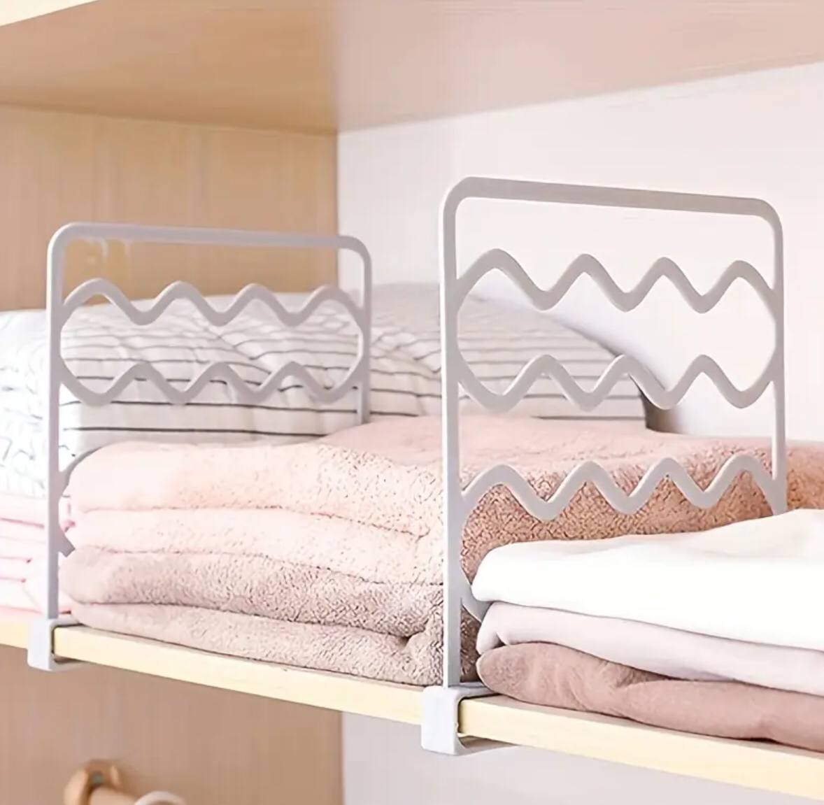 Shelves dividers