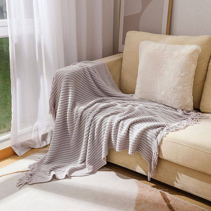 Knitted throw blanket