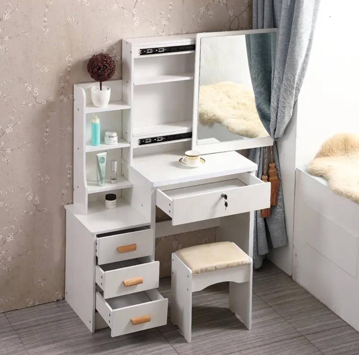 Makeup Desk with Sliding Mirror
Without lighting