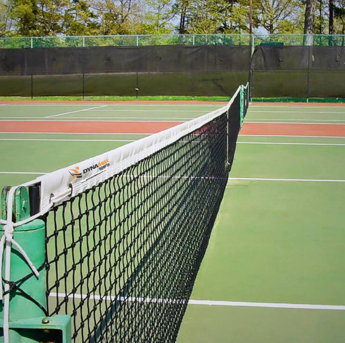 Serve up some fun with this sturdy lawn tennis net is easy to set up and perfect for backyard matches and practice sessions