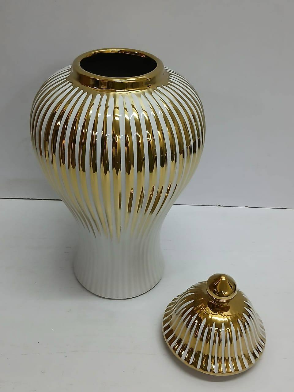 Ceremic GOLD-PLATED White VASE-GINGER
