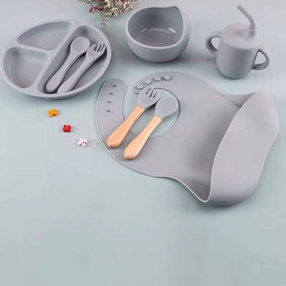 Mealtime just got easier with our eco friendly silicone feeding set