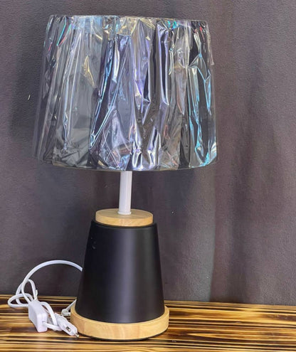 Creative Nordic solid Wood  Table Lamp