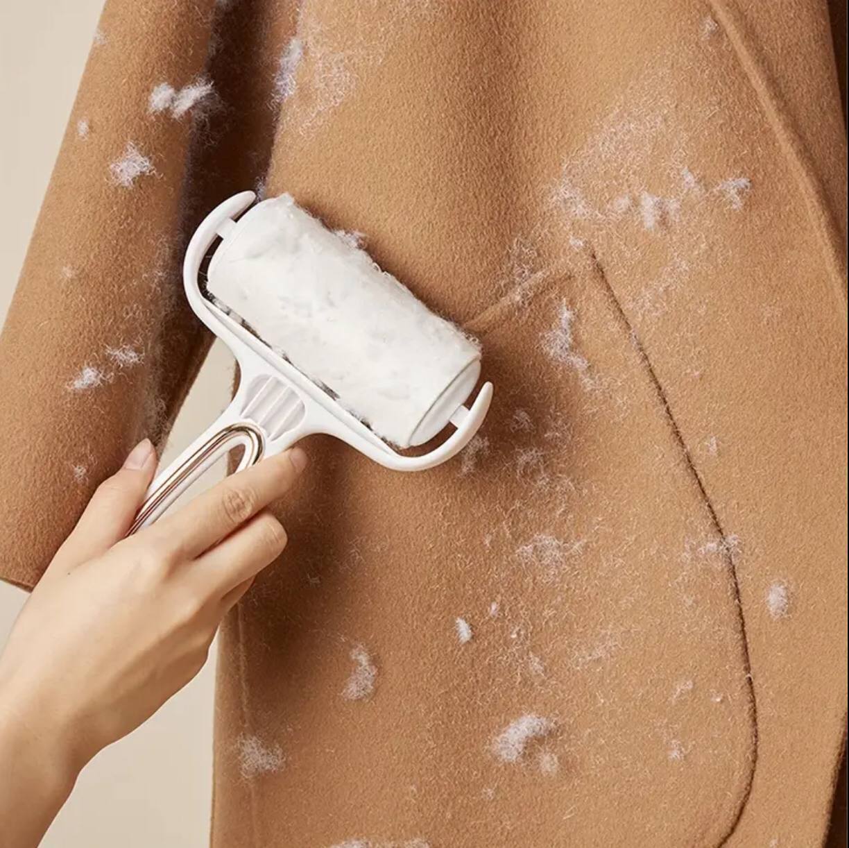 lint remover available in green,white and maroon