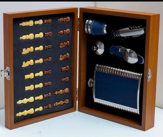 Wine flaskWood Board gift set