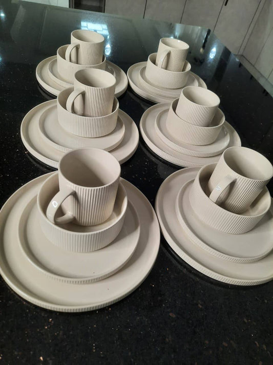 Elegant  European Porcelain Dinner set