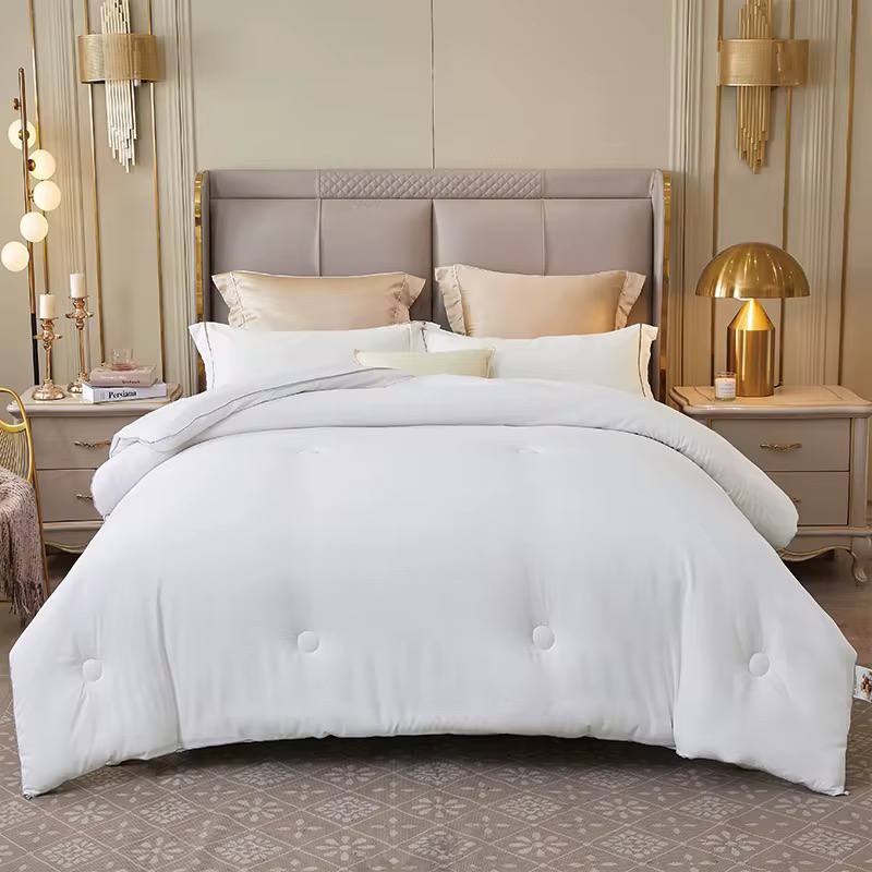 Premium  quality duvet
Size: 6*6 200*220cm
