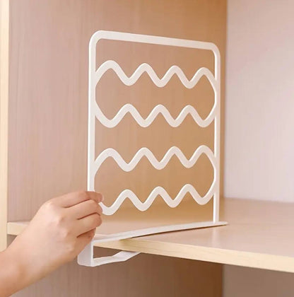 Shelves dividers
