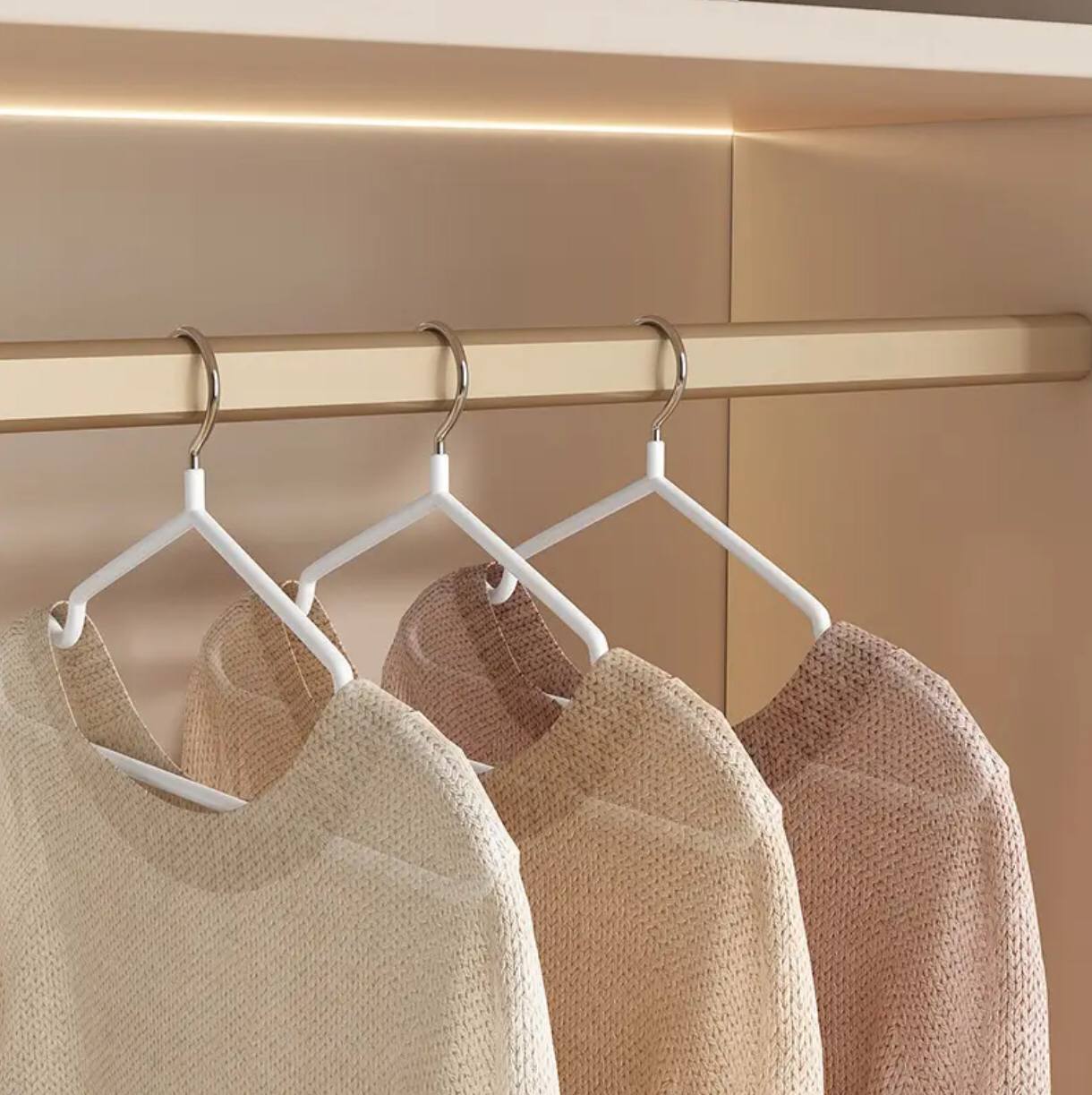 Non slip metal hanger with pvc coating