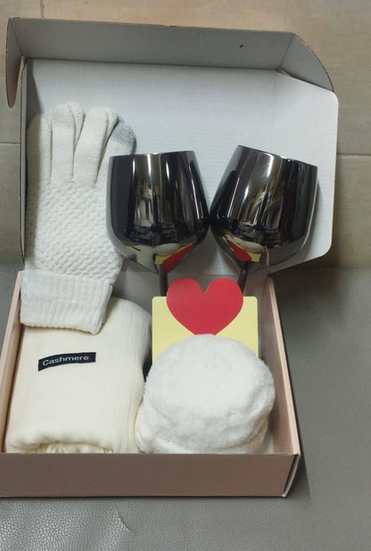 Snuggle Up & Sip And Dine in style With Our Gift Combo