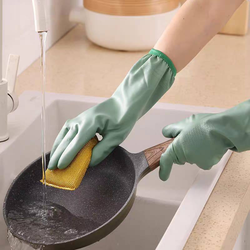 A Pair Of Thickened  Latex Gloves