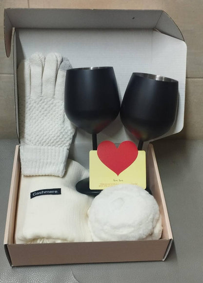 Snuggle Up & Sip And Dine in style With Our Gift Combo