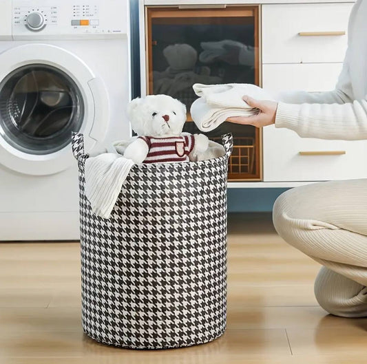 Foldable laundry baskets